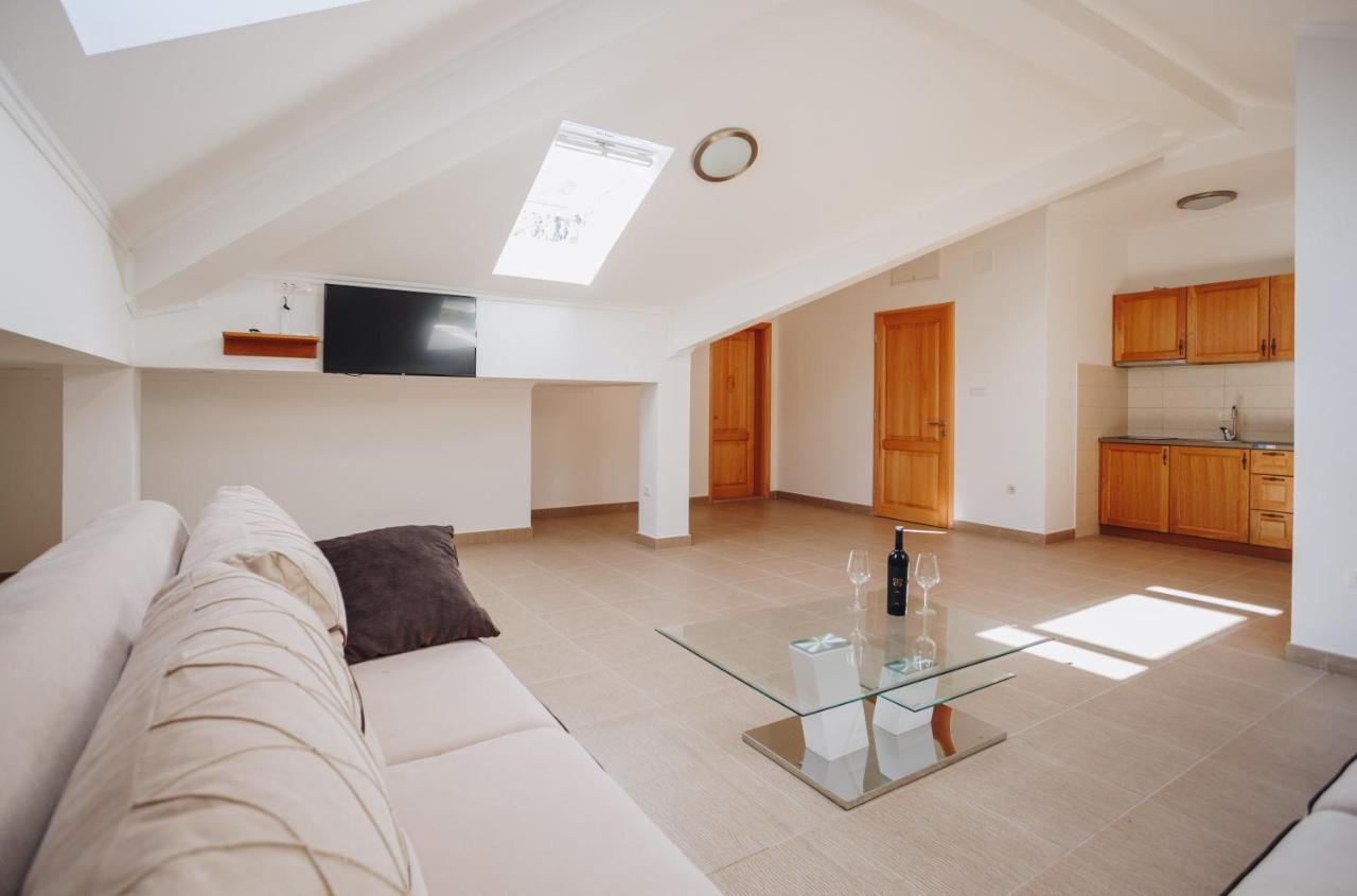 Eco Winery Lipovac Apartments Цетине Экстерьер фото