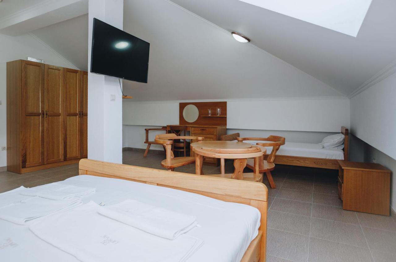 Eco Winery Lipovac Apartments Цетине Экстерьер фото