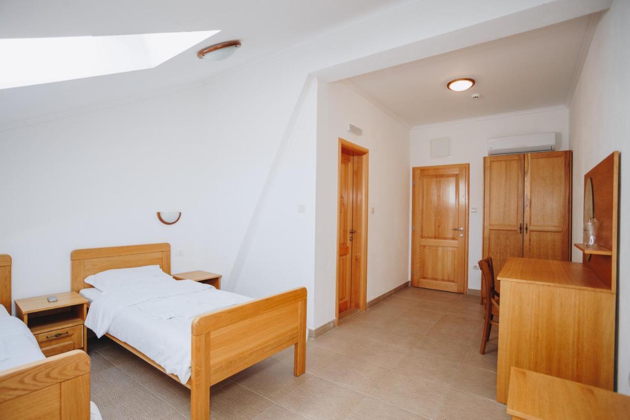 Eco Winery Lipovac Apartments Цетине Экстерьер фото