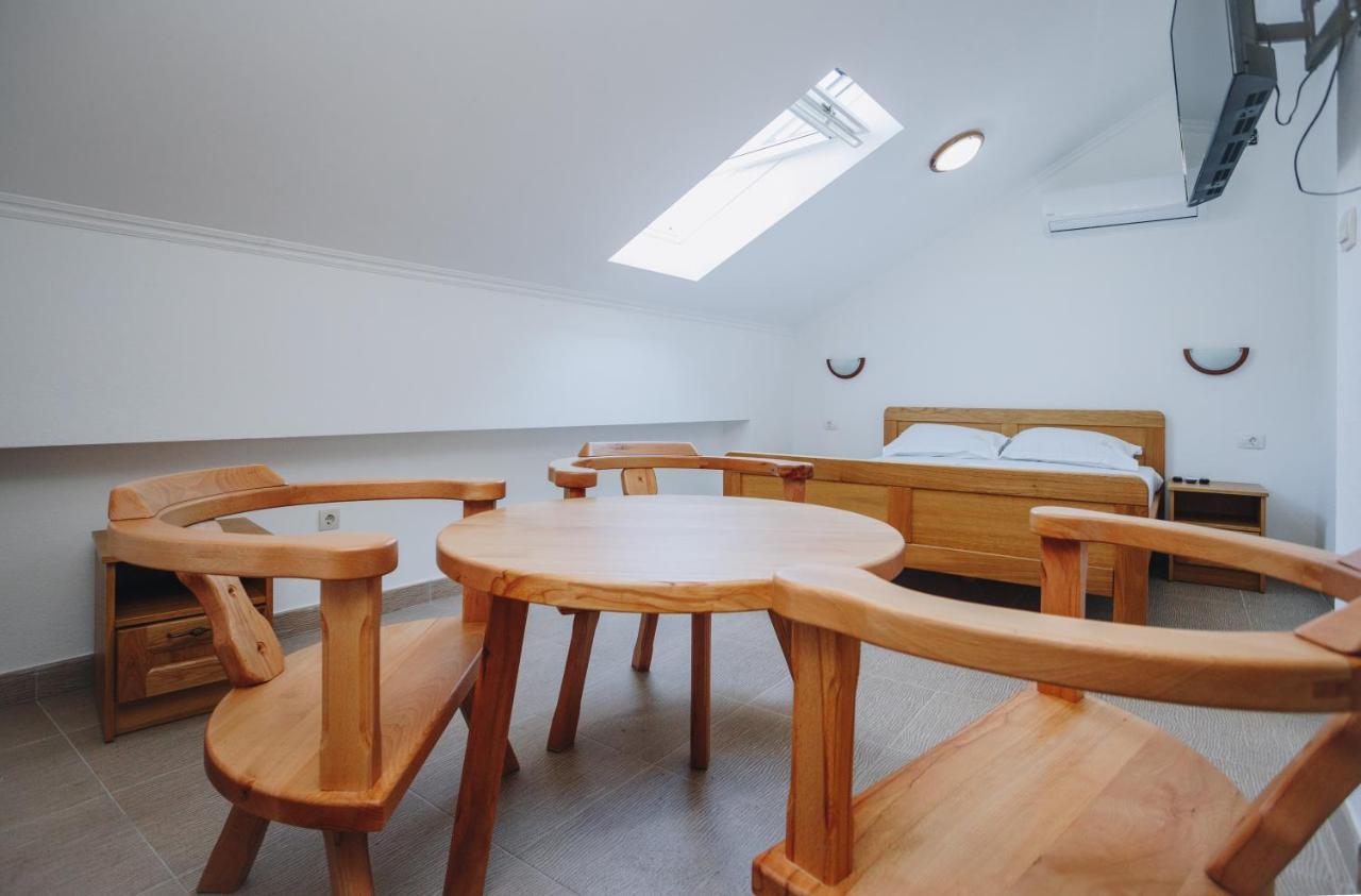 Eco Winery Lipovac Apartments Цетине Экстерьер фото